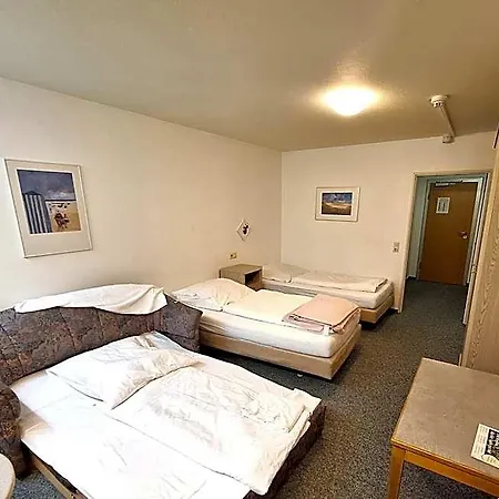 Hotel Quellenhof 3*